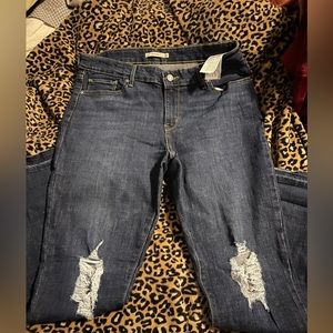 Size 32 Women’s Levi’s 711 Skinny denim jeans